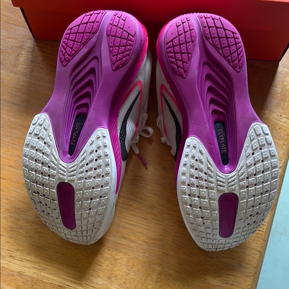 Nike Women's Zoom Fly Running Shoes - White and Pink - Picture 3 of 4